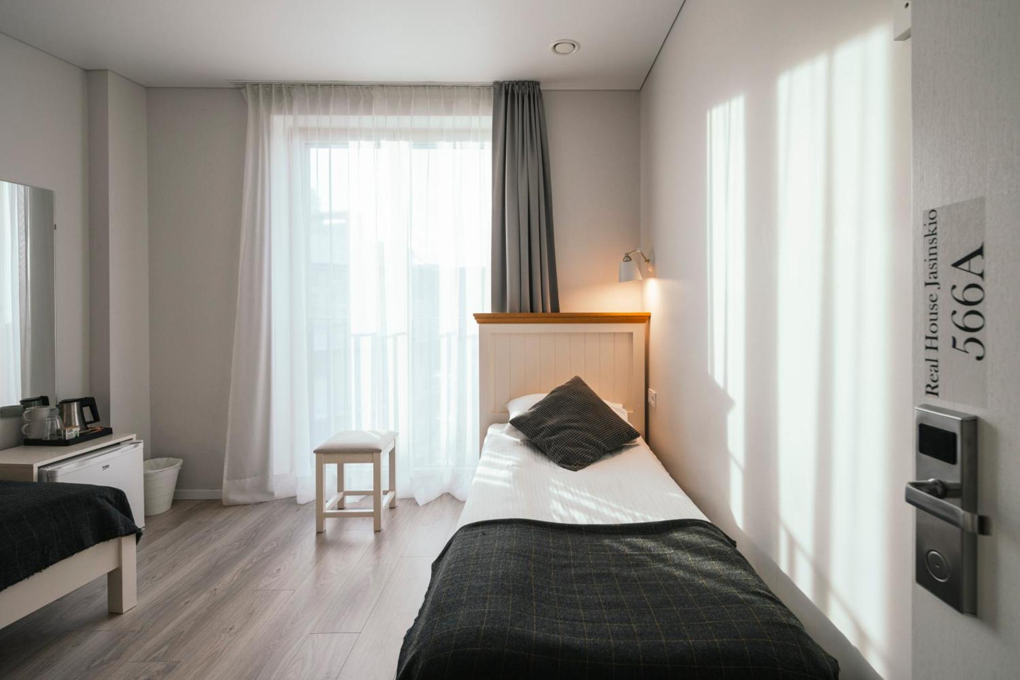 J14A I Rooms & Apartments Automated Self Check-In Вильнюс Номер фото