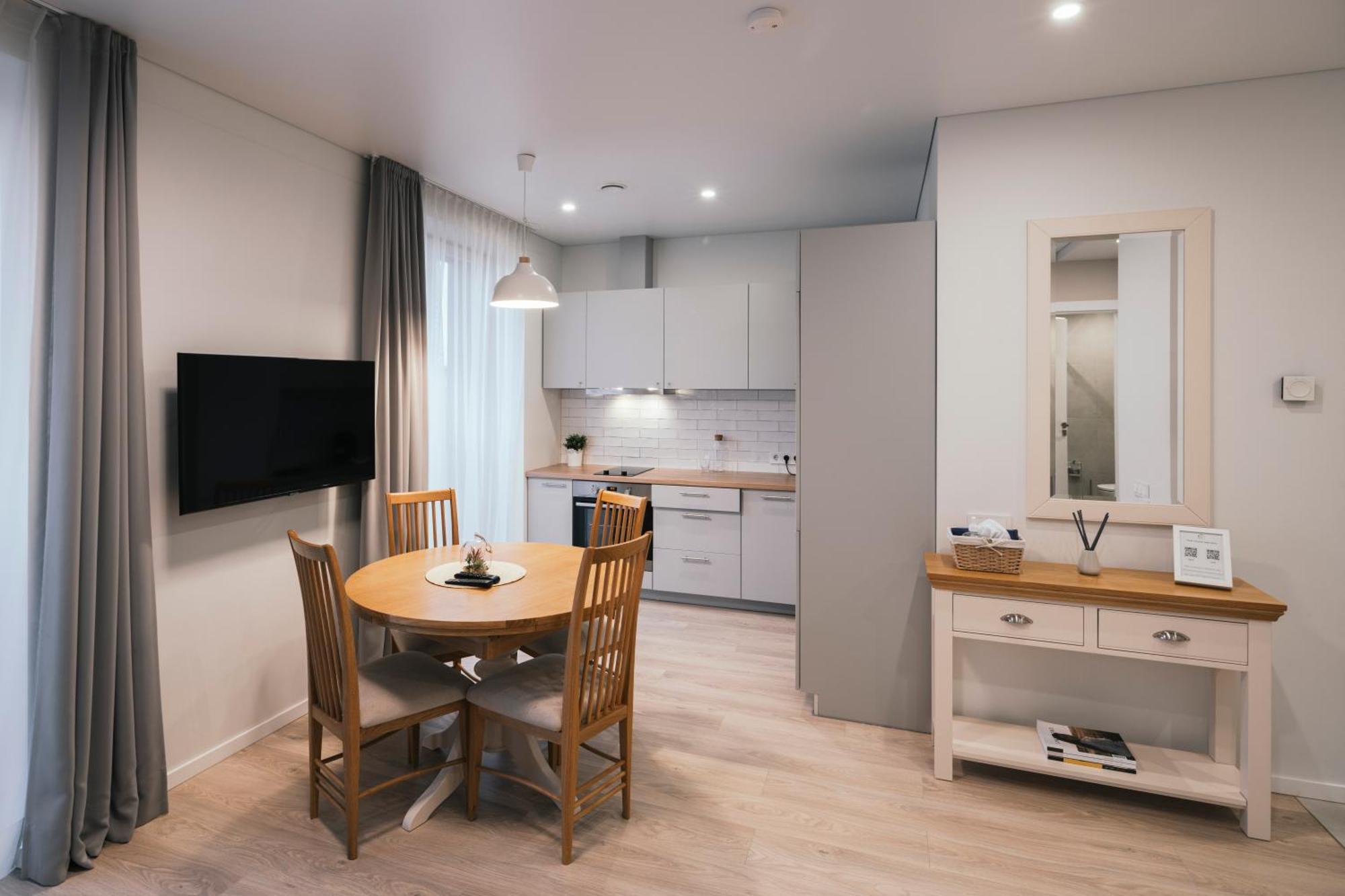 J14A I Rooms & Apartments Automated Self Check-In Вильнюс Экстерьер фото