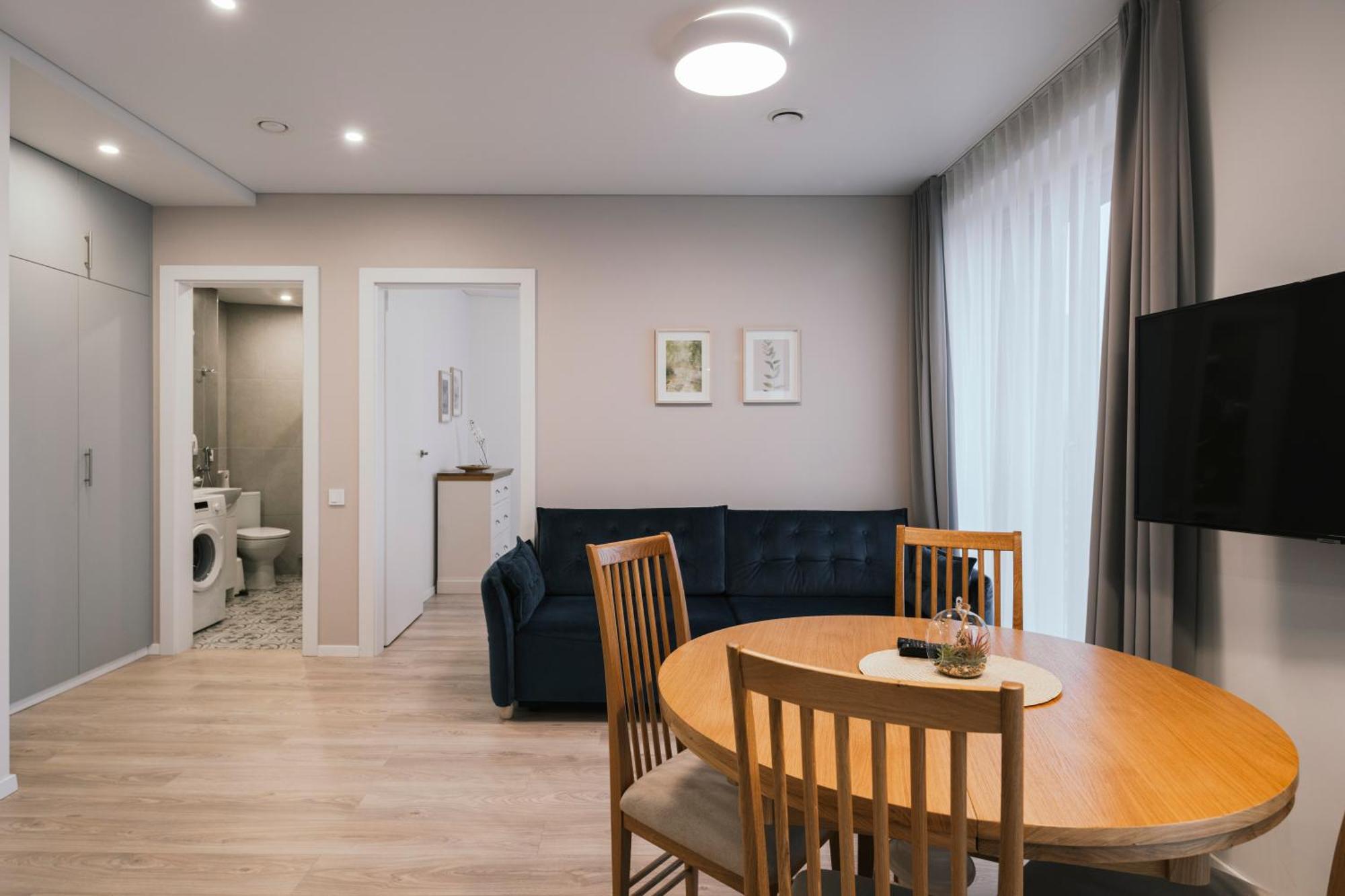 J14A I Rooms & Apartments Automated Self Check-In Вильнюс Экстерьер фото